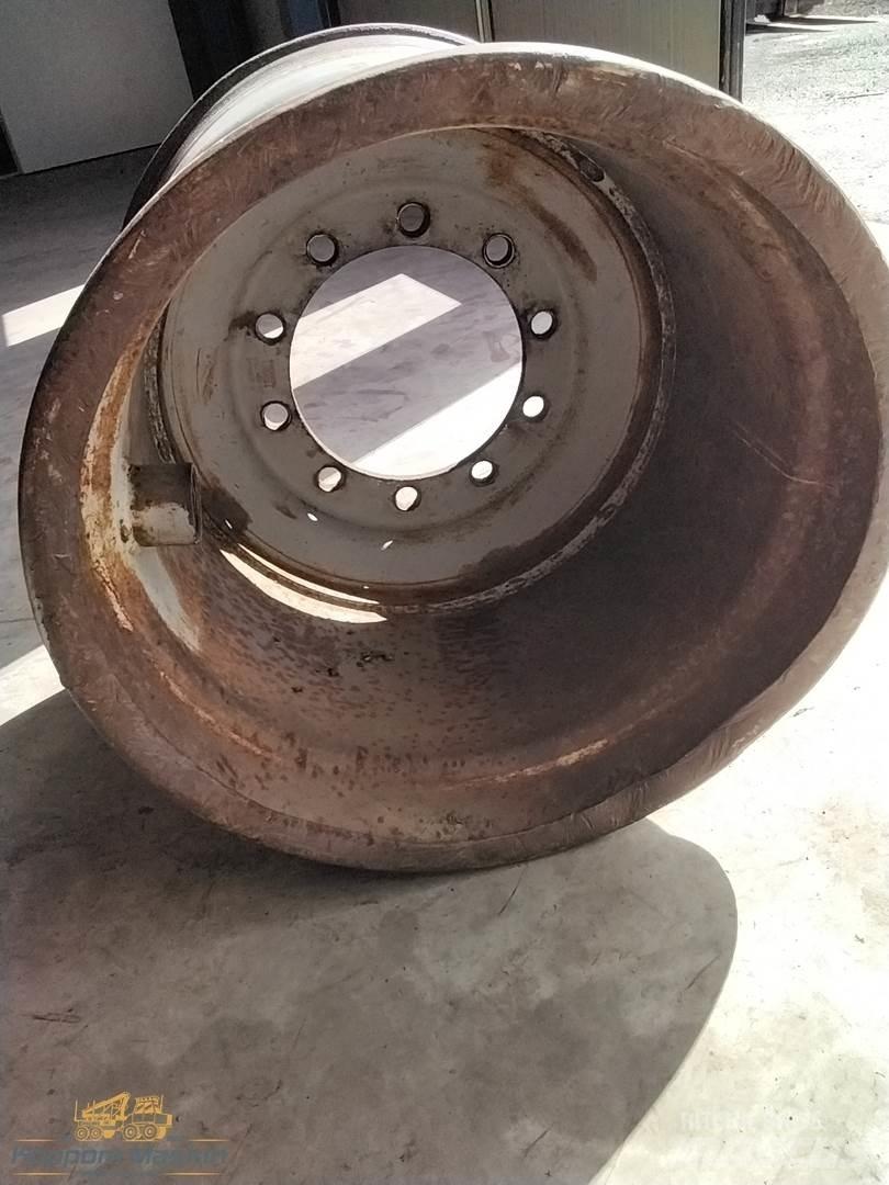 Valmet 890 24x26,5 タイヤ、ホイル、リム