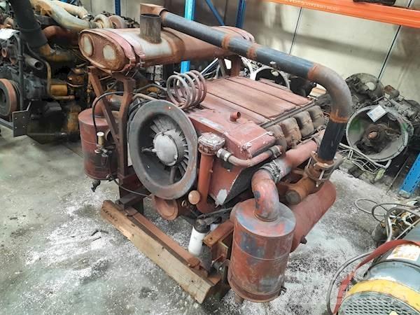 Deutz F8L413 エンジン