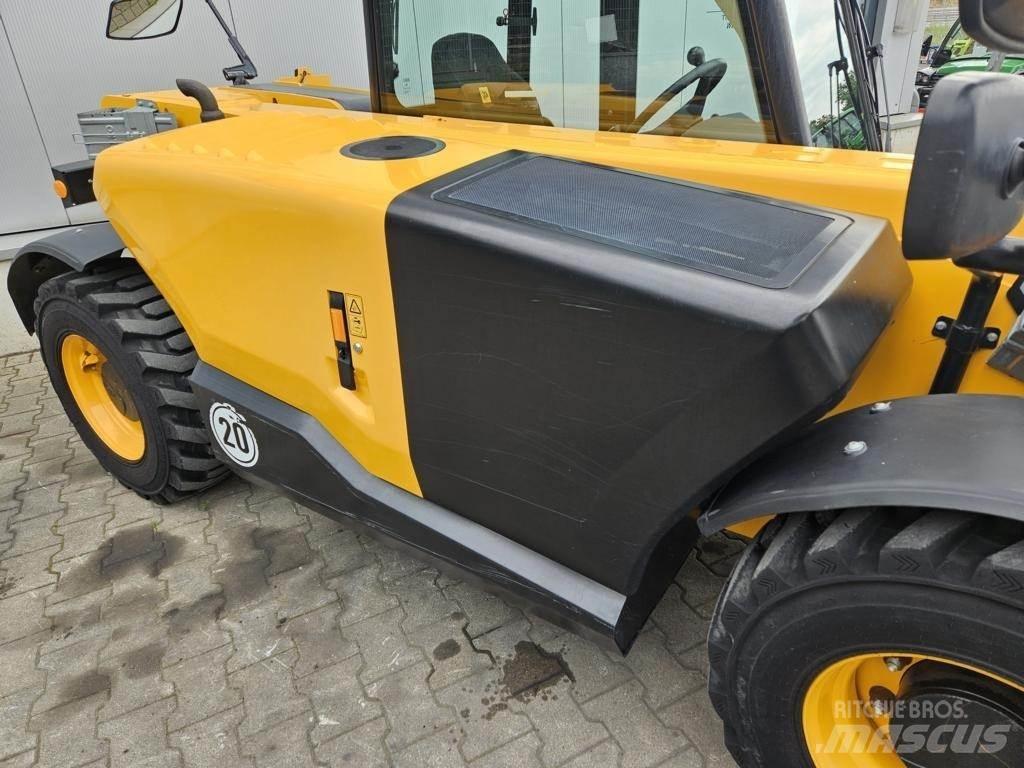 JCB 525-60 テレスコーピックハンドラー