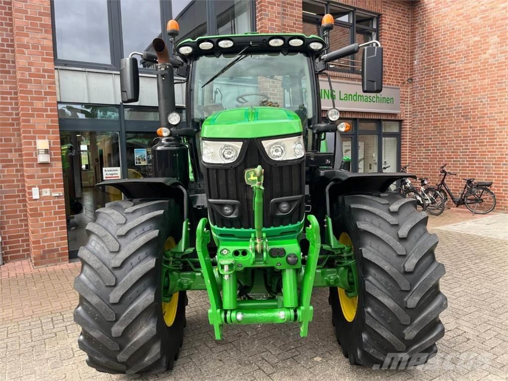 John Deere 6215R トラクター