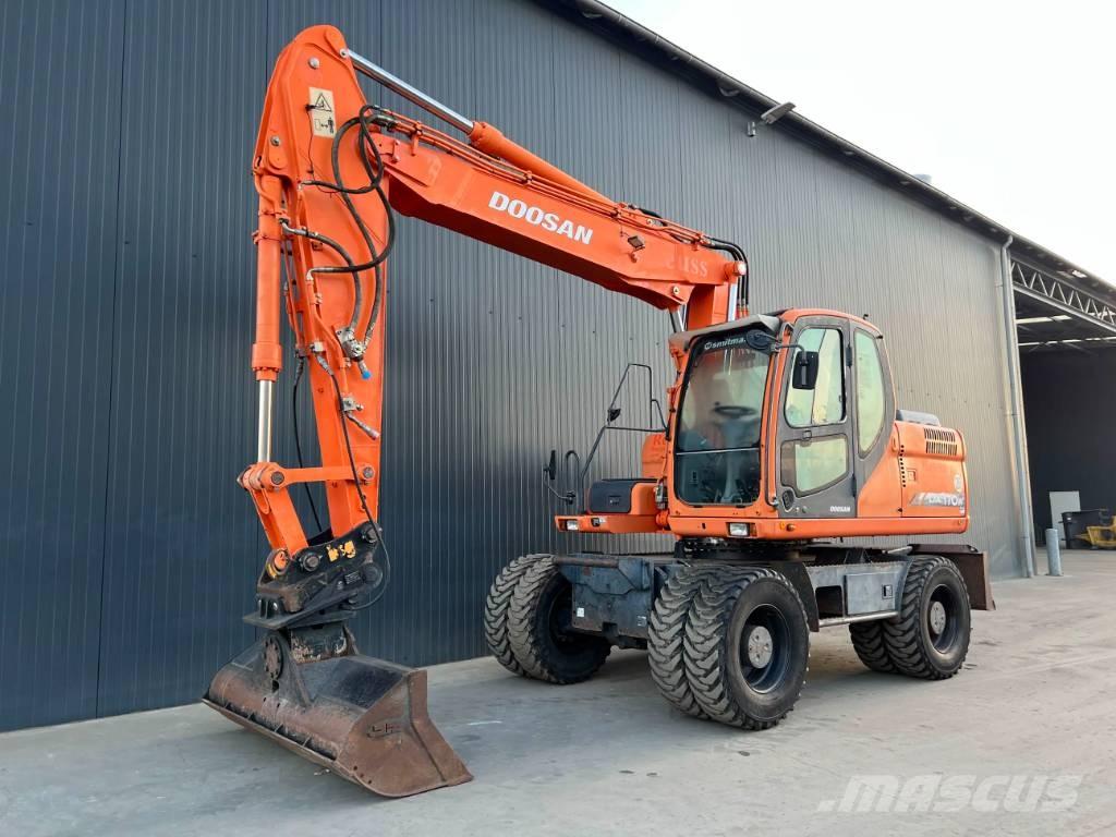 Doosan DX170W ホイール式油圧ショベル（パワーショベル・ユンボ・バックホー）