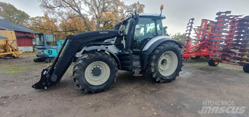 Valtra T 234 Versu トラクター