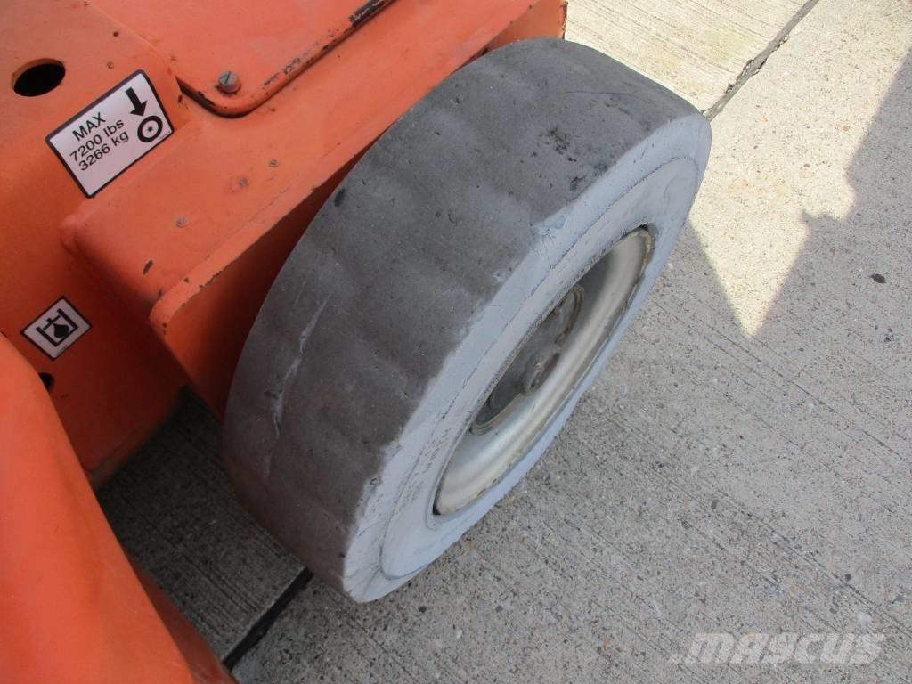 JLG E 400 AJPN (745) 小型自走式ブームリフト