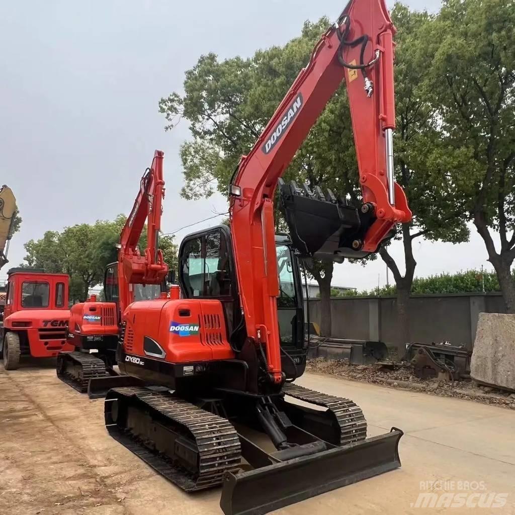 Doosan DX 60-9C ミニ油圧ショベル 7t以下（ミニユンボ・ミニディガー）