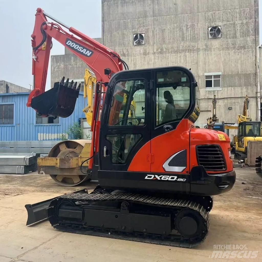 Doosan DX 60-9C ミニ油圧ショベル 7t以下（ミニユンボ・ミニディガー）