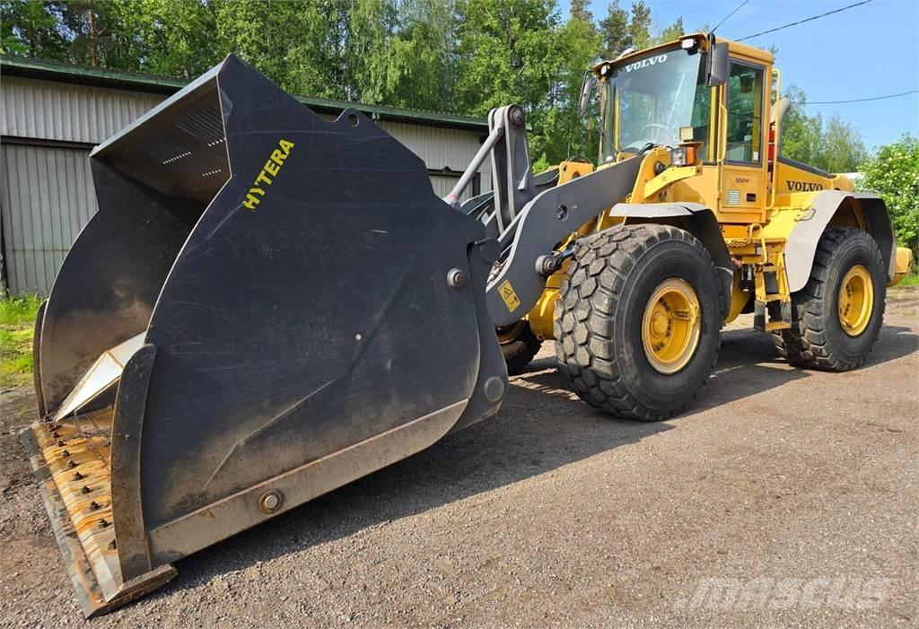Volvo L110 E-4X4 ホイールローダー・タイヤショベル