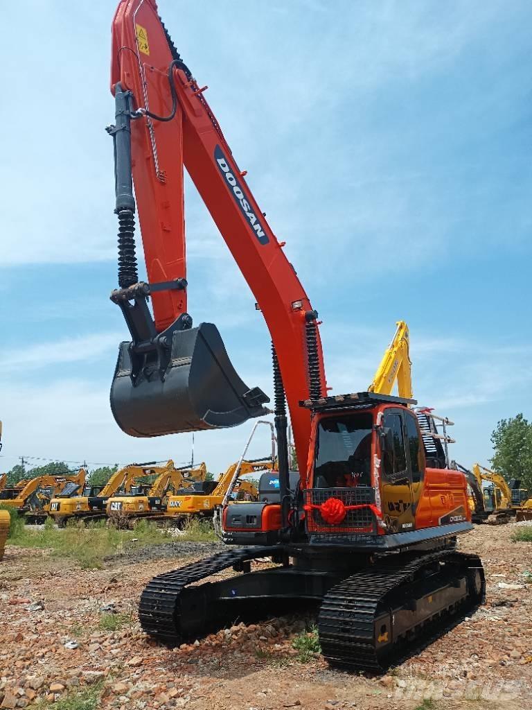 Doosan DX300LC 大型油圧ショベル12t以上（パワーショベル・ユンボ）