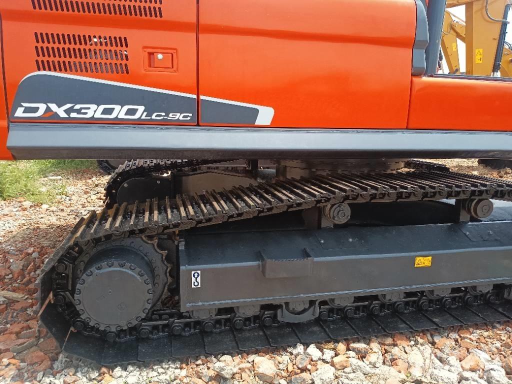 Doosan DX300LC 大型油圧ショベル12t以上（パワーショベル・ユンボ）