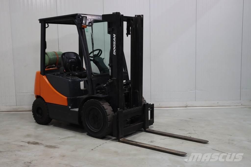 Doosan G25E-5 LPGフォークリフト