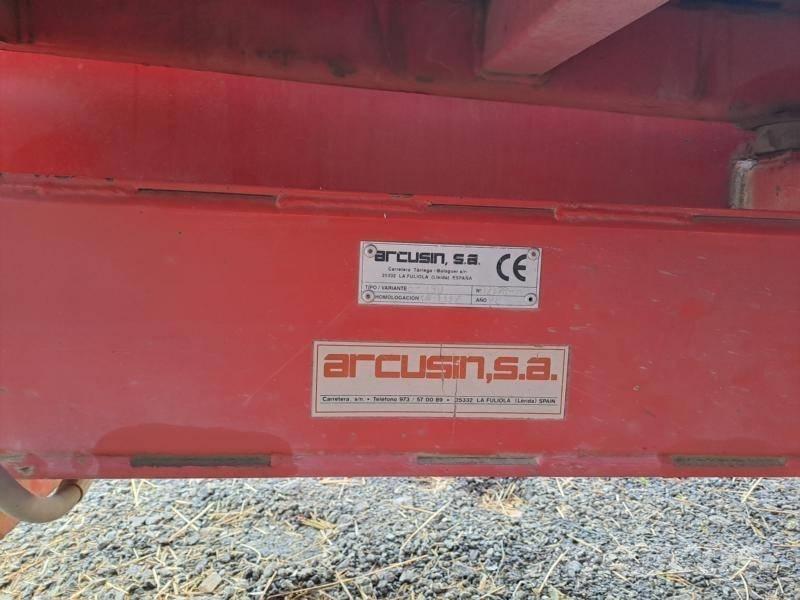 Arcusin E-160 ベールトレーラー