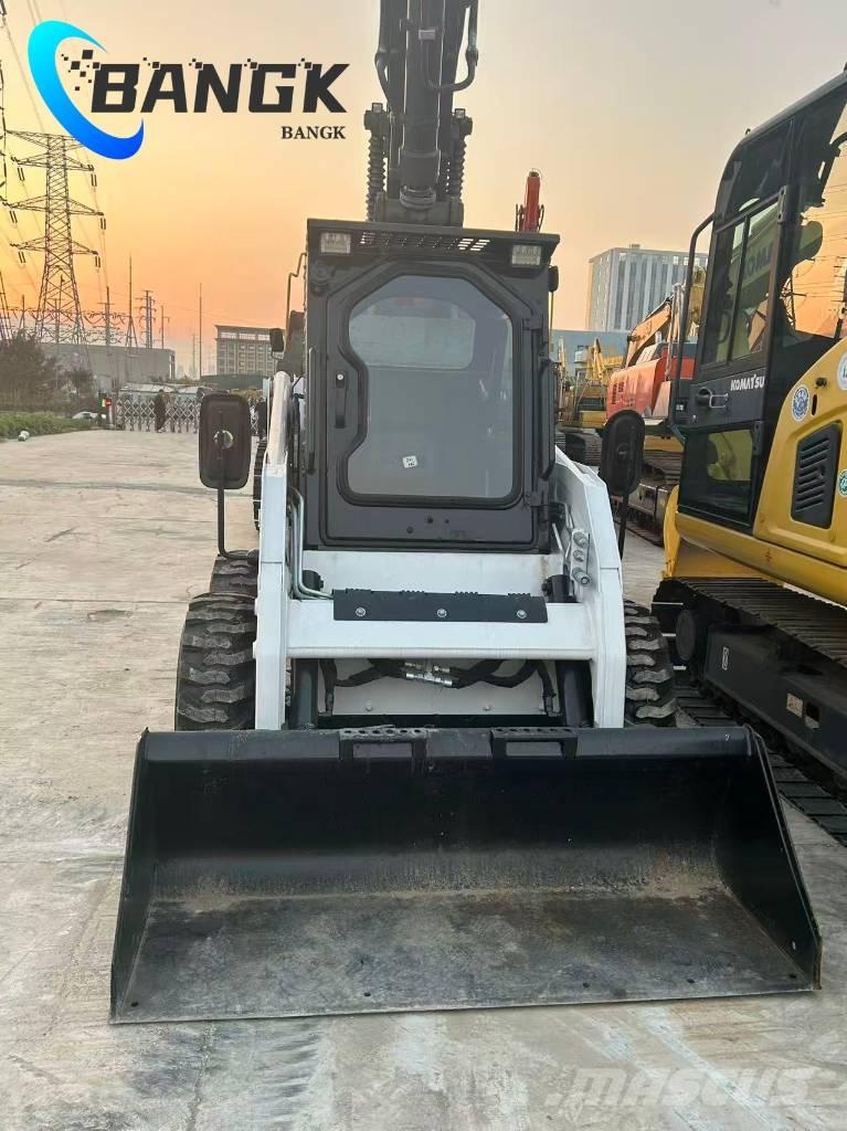  EARTHFORCE S300 多目的ローダー