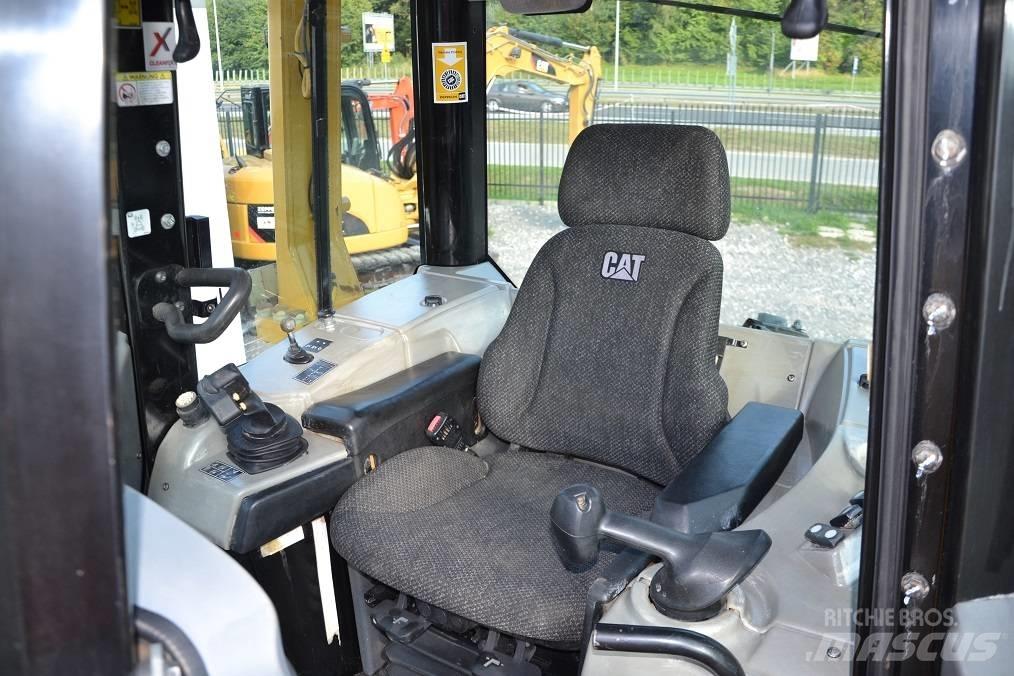 CAT D 6 N LGP ブルドーザー