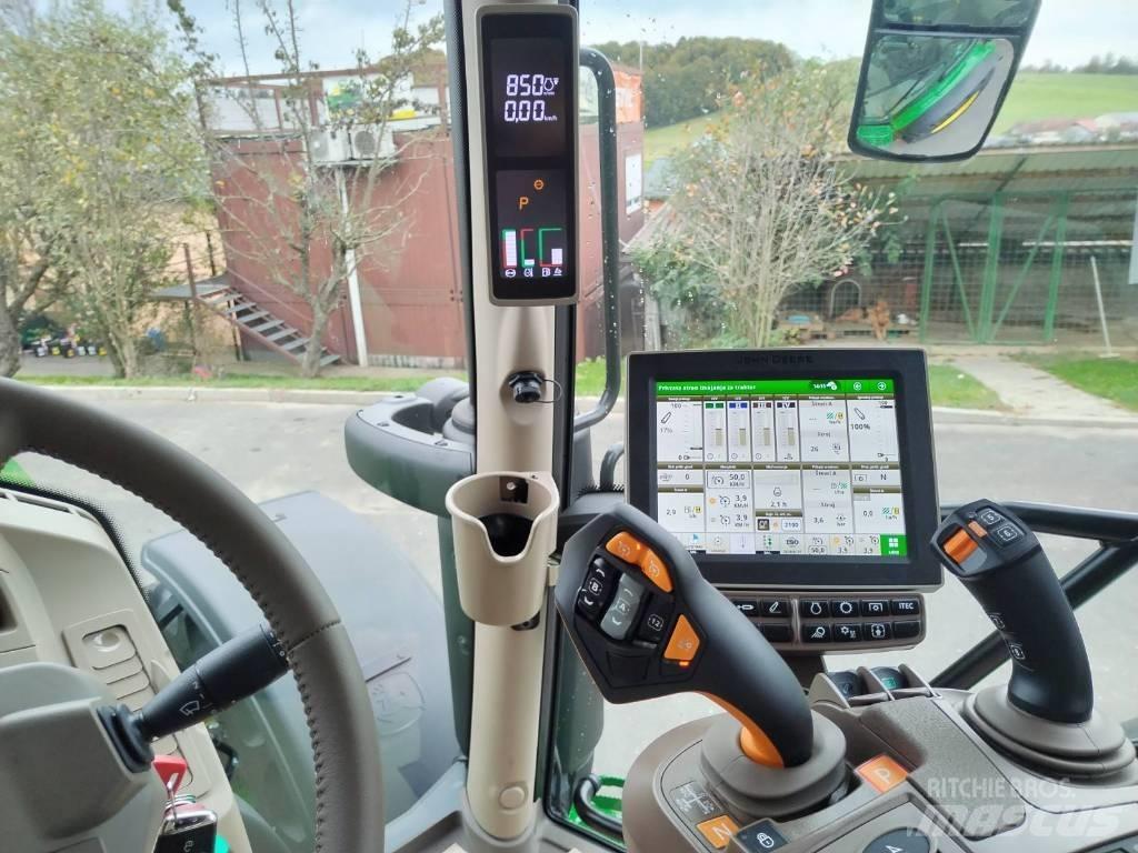 John Deere 6R 130 トラクター