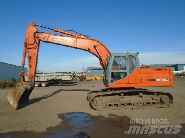 Doosan DX 225 LC 大型油圧ショベル12t以上（パワーショベル・ユンボ）