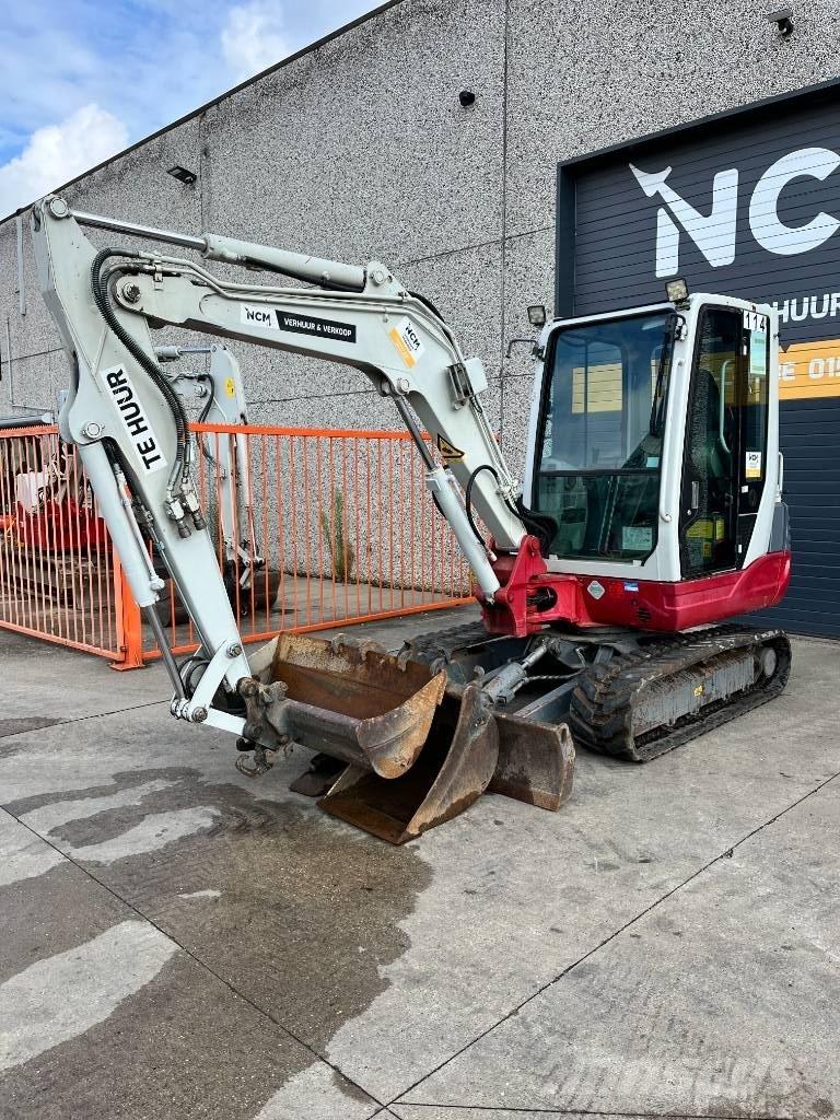 Takeuchi TB 235 ミニ油圧ショベル 7t以下（ミニユンボ・ミニディガー）