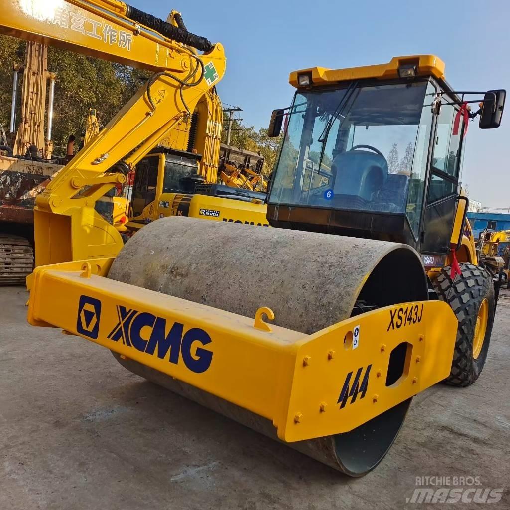 XCMG XS143J 振動ローラ
