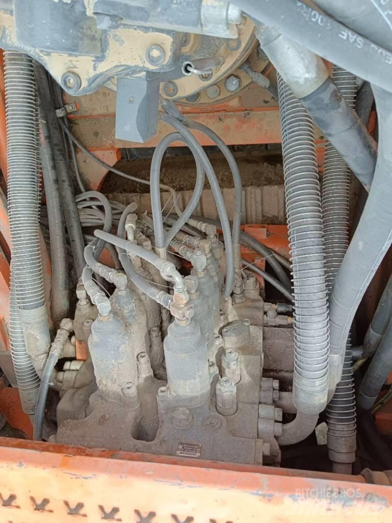 Doosan DX420LC 中型油圧ショベル 7ｔ-12ｔ（ユンボ・パワーショベル・バックホー）