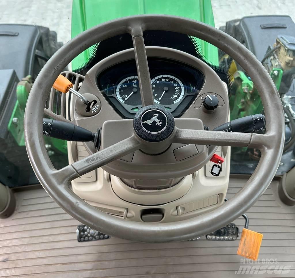 John Deere 6130 R トラクター