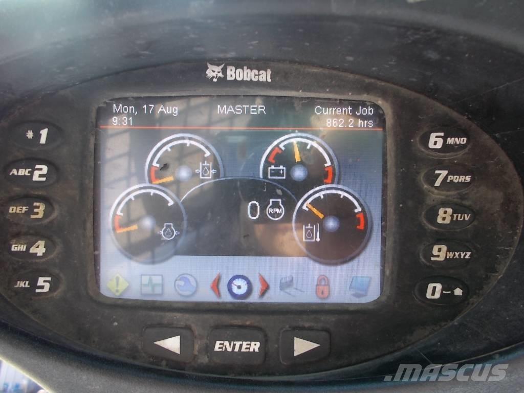 Bobcat T450 スキッドステアローダー