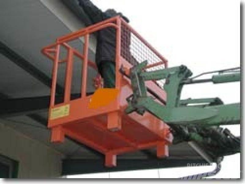  Arbeitsbühne 垂直昇降型リフト