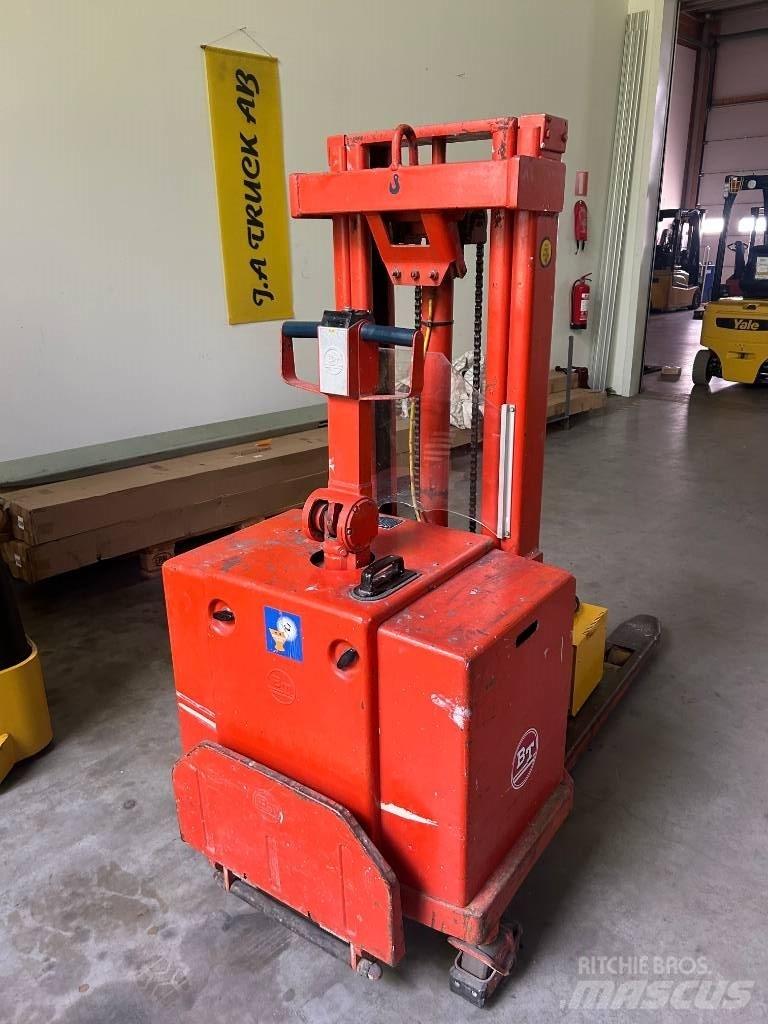 BT LSV1000/7 ウォーキンフォークリフト