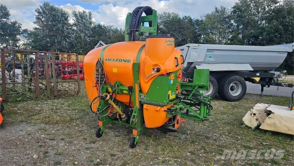 Amazone UF 901 牽引型スプレイヤー