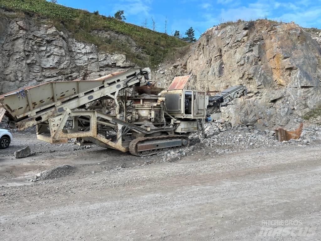 Metso LT300HP 自走式クラッシャー