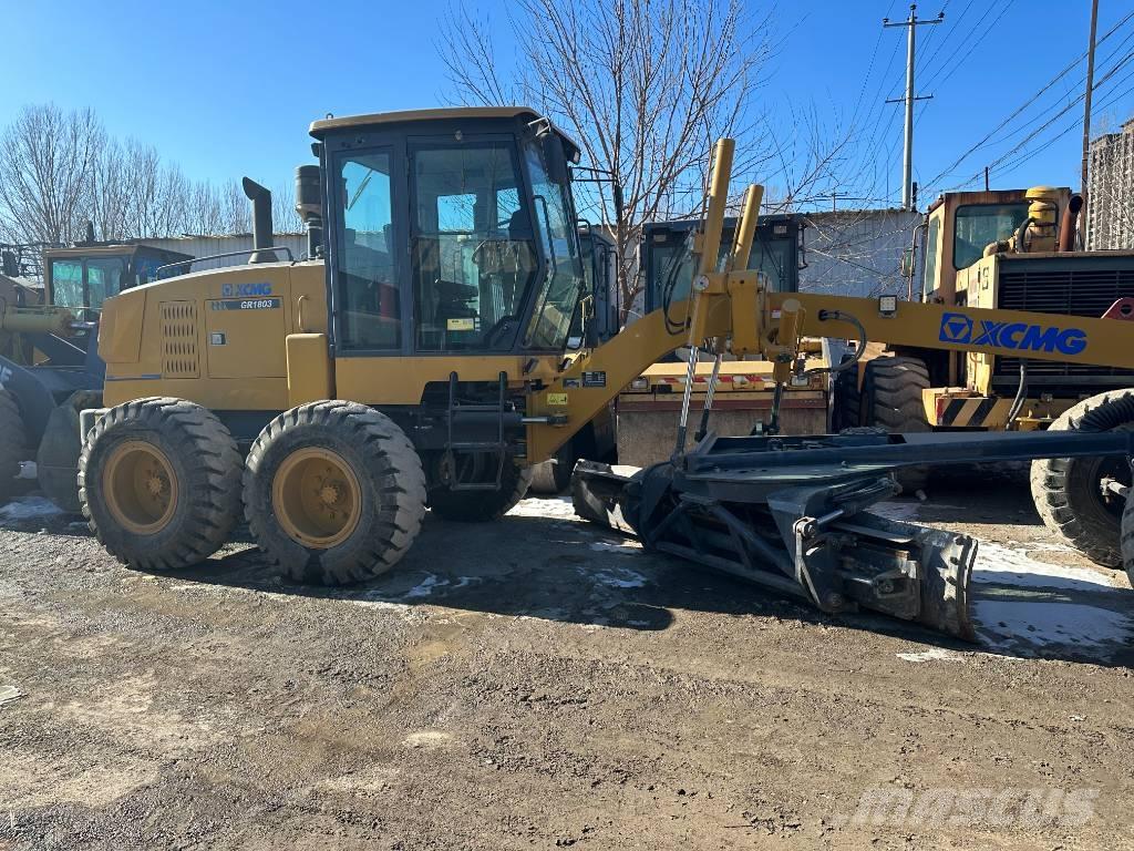 XCMG GR1803 タイヤ式ブルドーザ