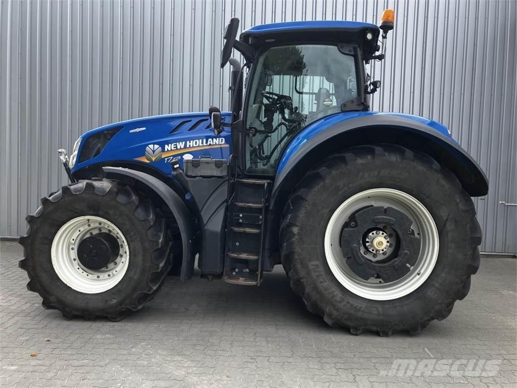 New Holland T7.275 トラクター