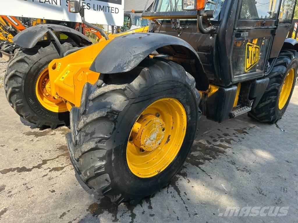 JCB 530-70 テレスコーピックハンドラー