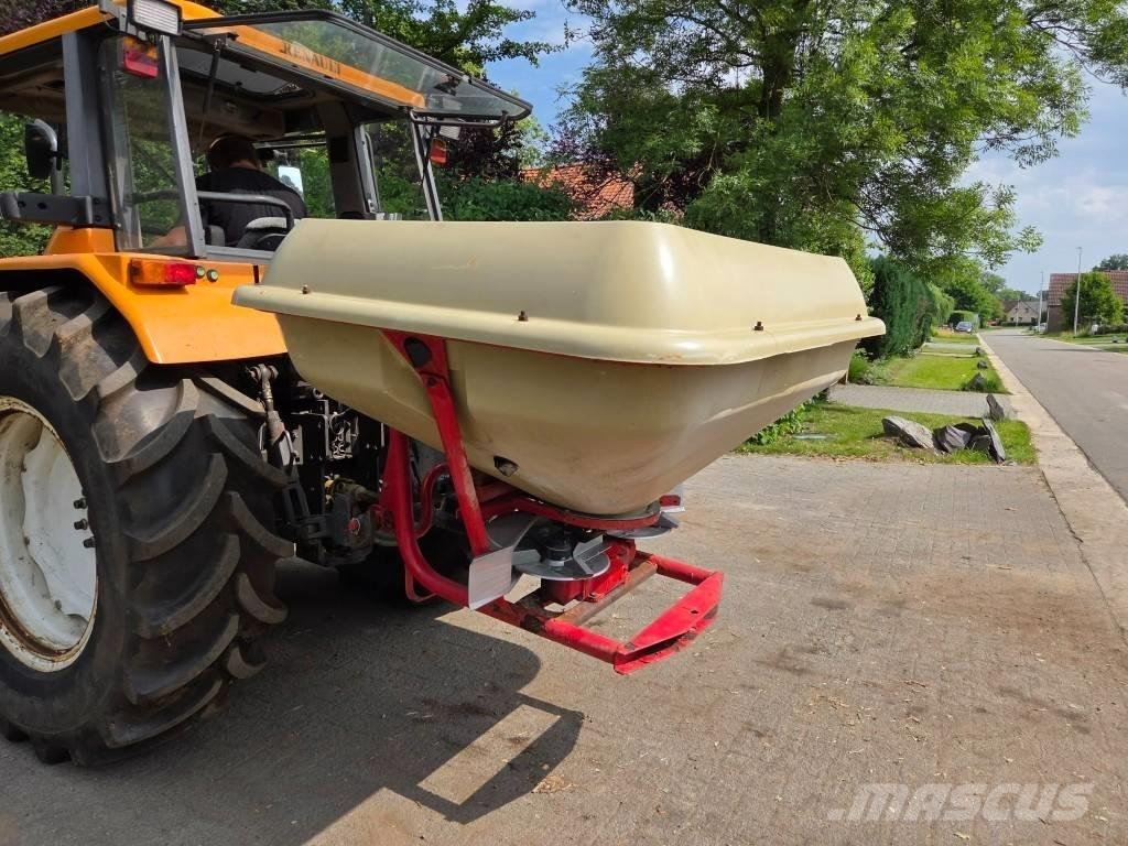 Vicon 1300 L ミネラル散布機