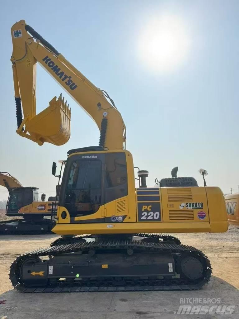 Komatsu 220-8 大型油圧ショベル12t以上（パワーショベル・ユンボ）