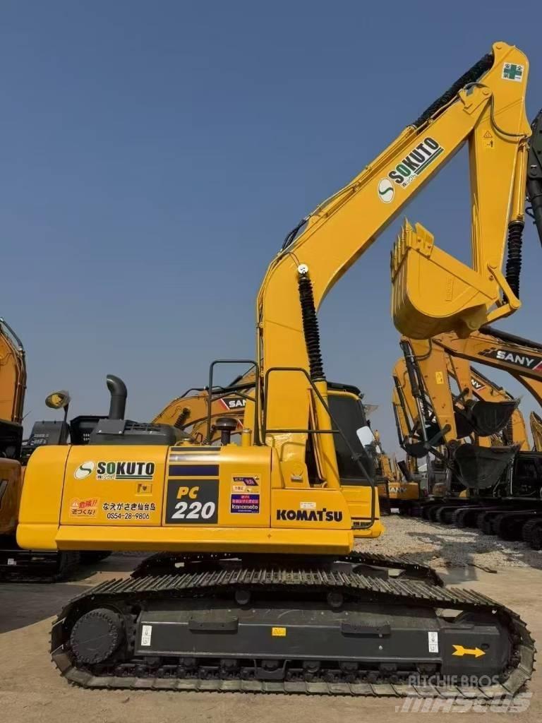 Komatsu 220-8 大型油圧ショベル12t以上（パワーショベル・ユンボ）