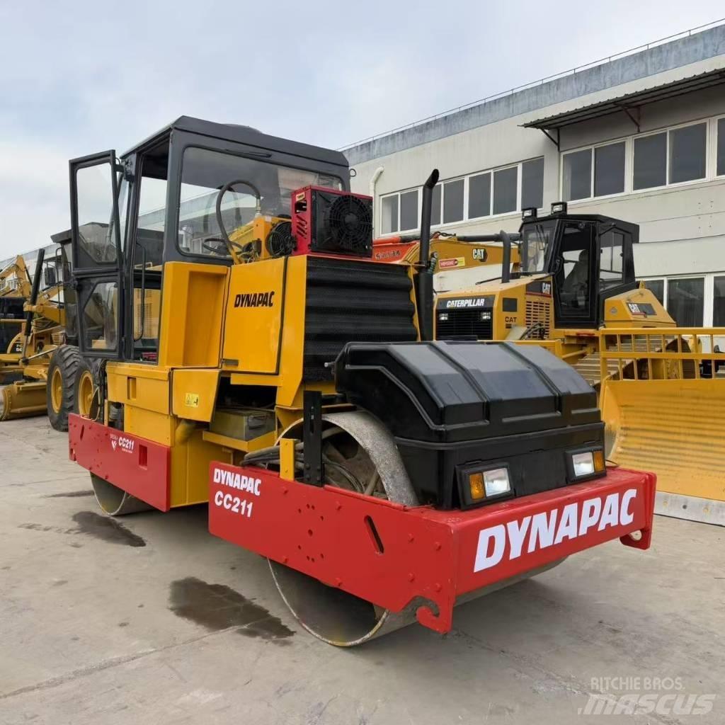 Dynapac CC 211 タンデムローラ