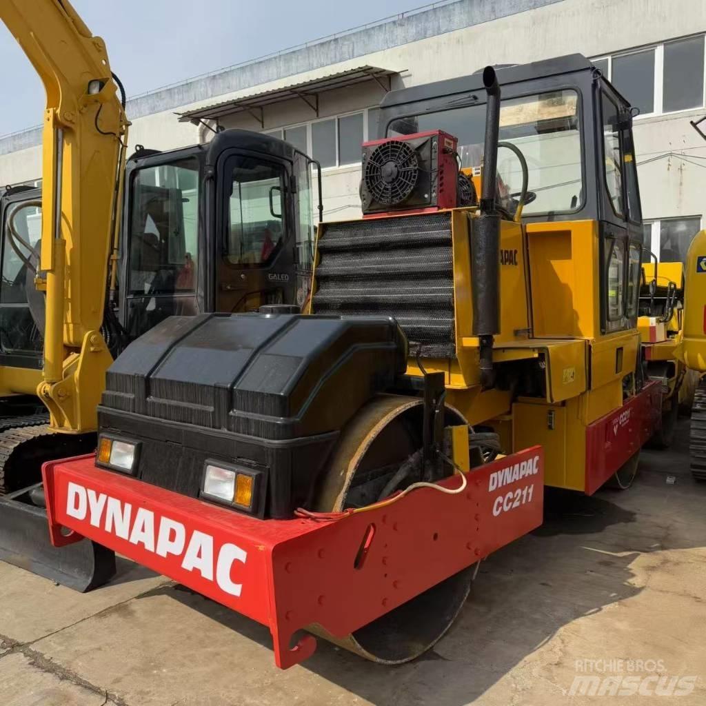 Dynapac CC 211 タンデムローラ