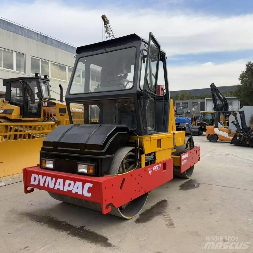 Dynapac CC 211 タンデムローラ