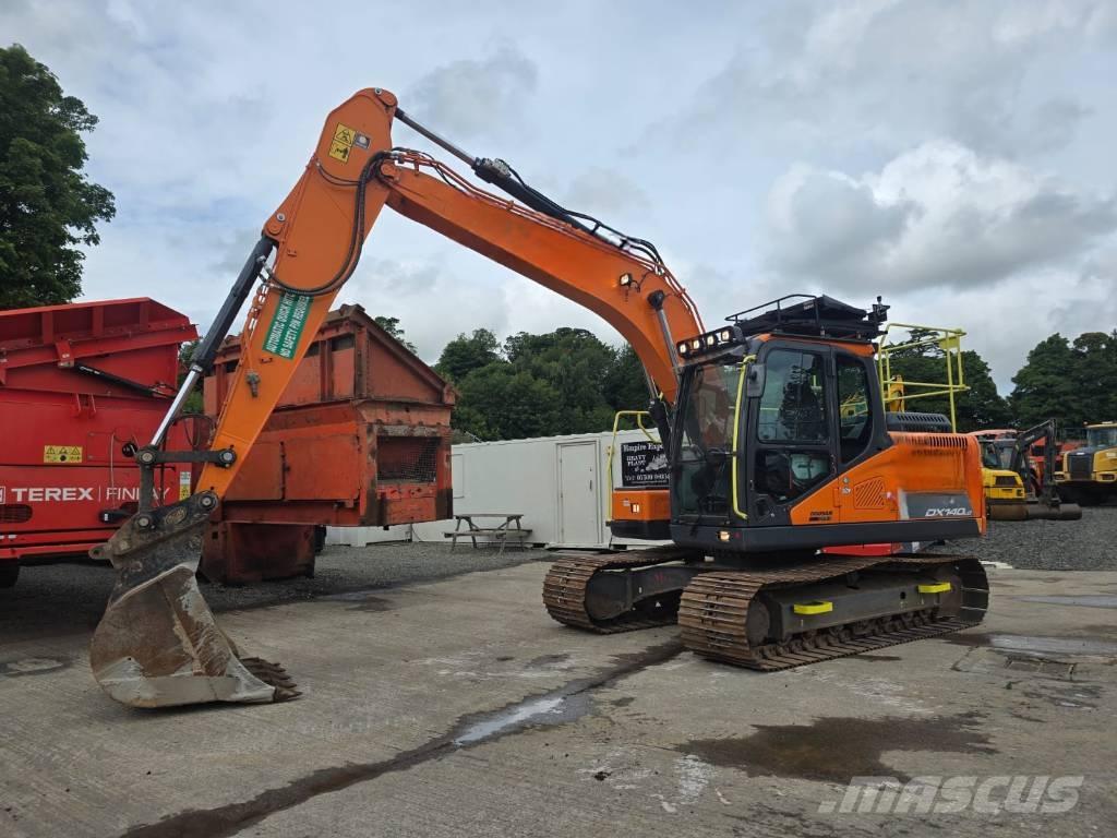 Doosan DX 140 LC 大型油圧ショベル12t以上（パワーショベル・ユンボ）