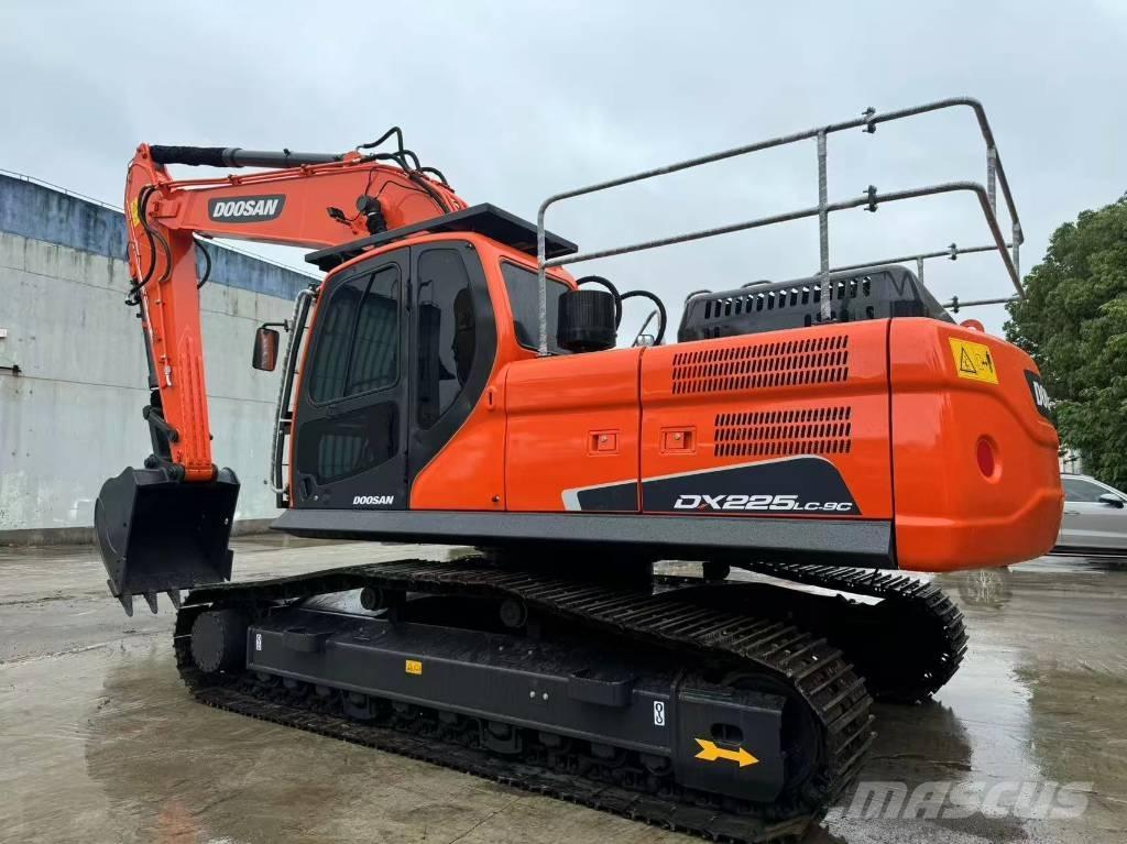 Doosan DX 225 LC-9C 大型油圧ショベル12t以上（パワーショベル・ユンボ）