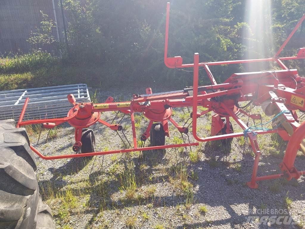 Kuhn GF 5801 MH テッダー・テッダーレーキ