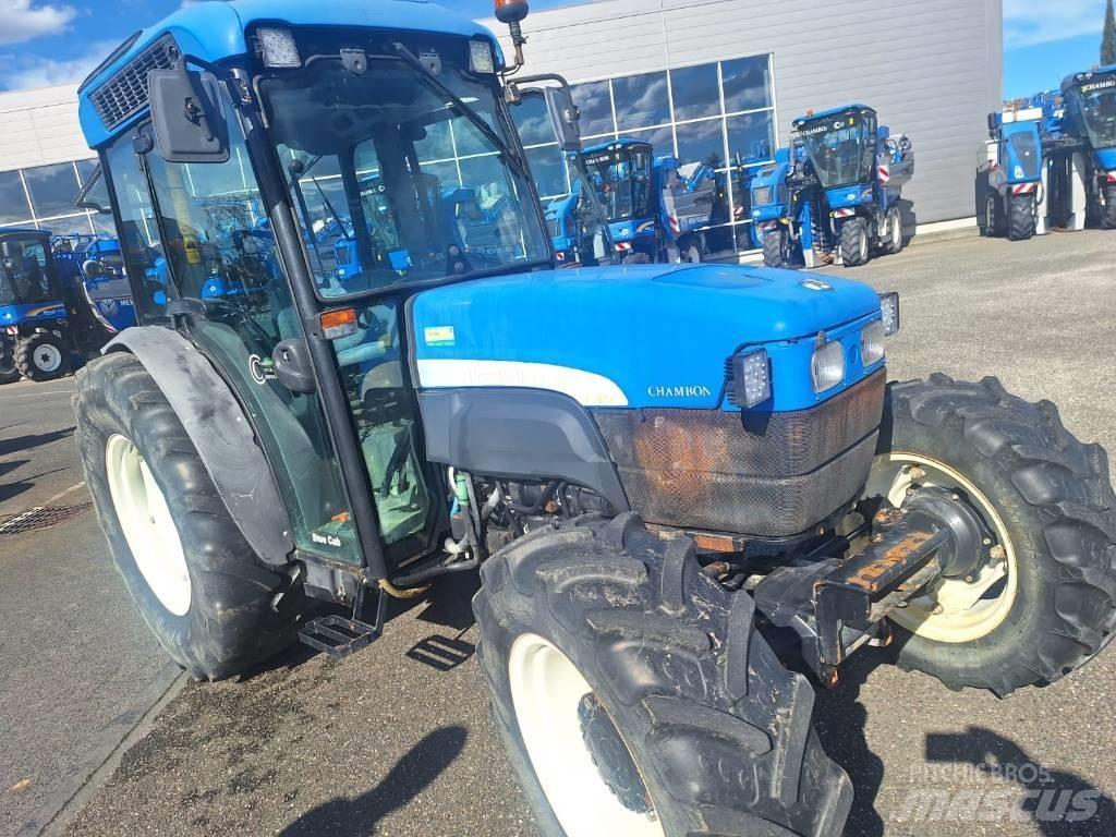 New Holland TNF 85A トラクター