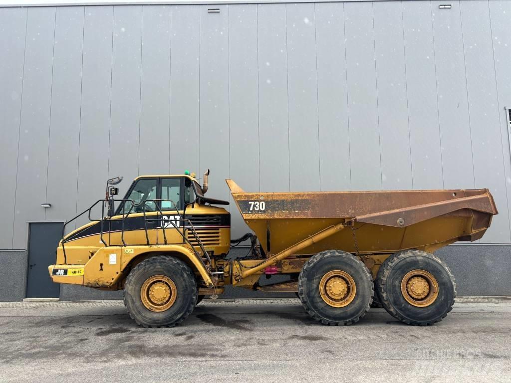 CAT 730 アーティキュレート式ダンプトラック