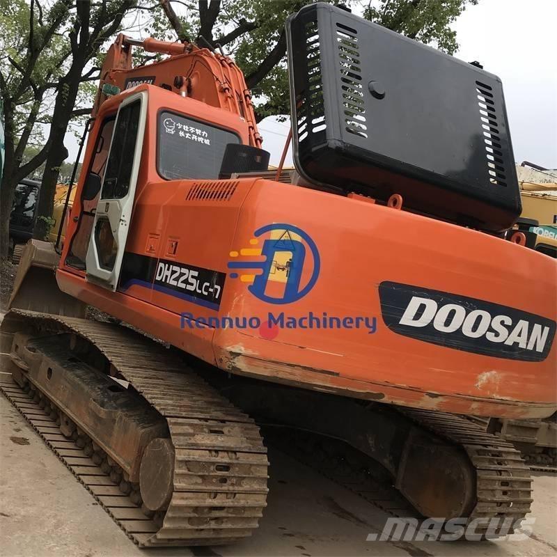 Doosan DH225LC-7 大型油圧ショベル12t以上（パワーショベル・ユンボ）