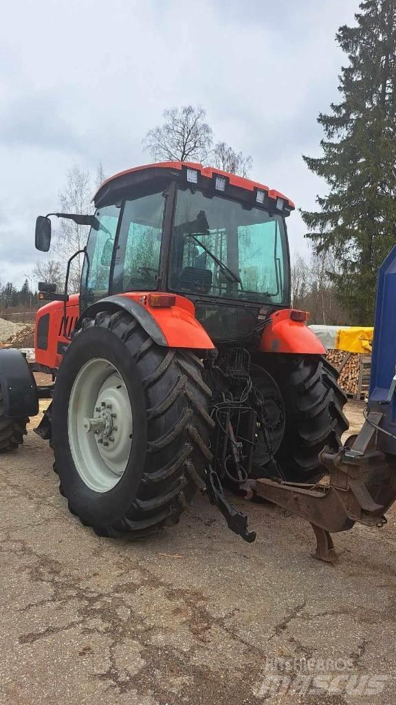 MTZ 2022.3 トラクター