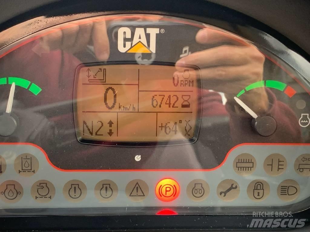 CAT TH 337C 農業用テレハンドラー
