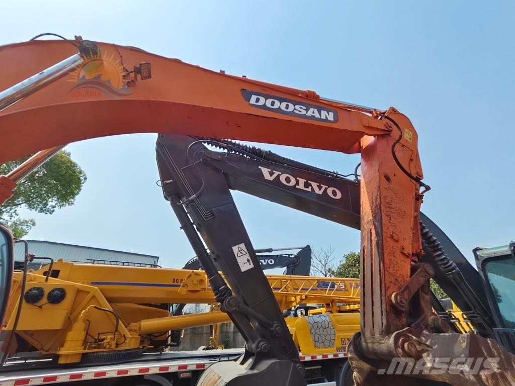 Doosan DX 300 LC 大型油圧ショベル12t以上（パワーショベル・ユンボ）