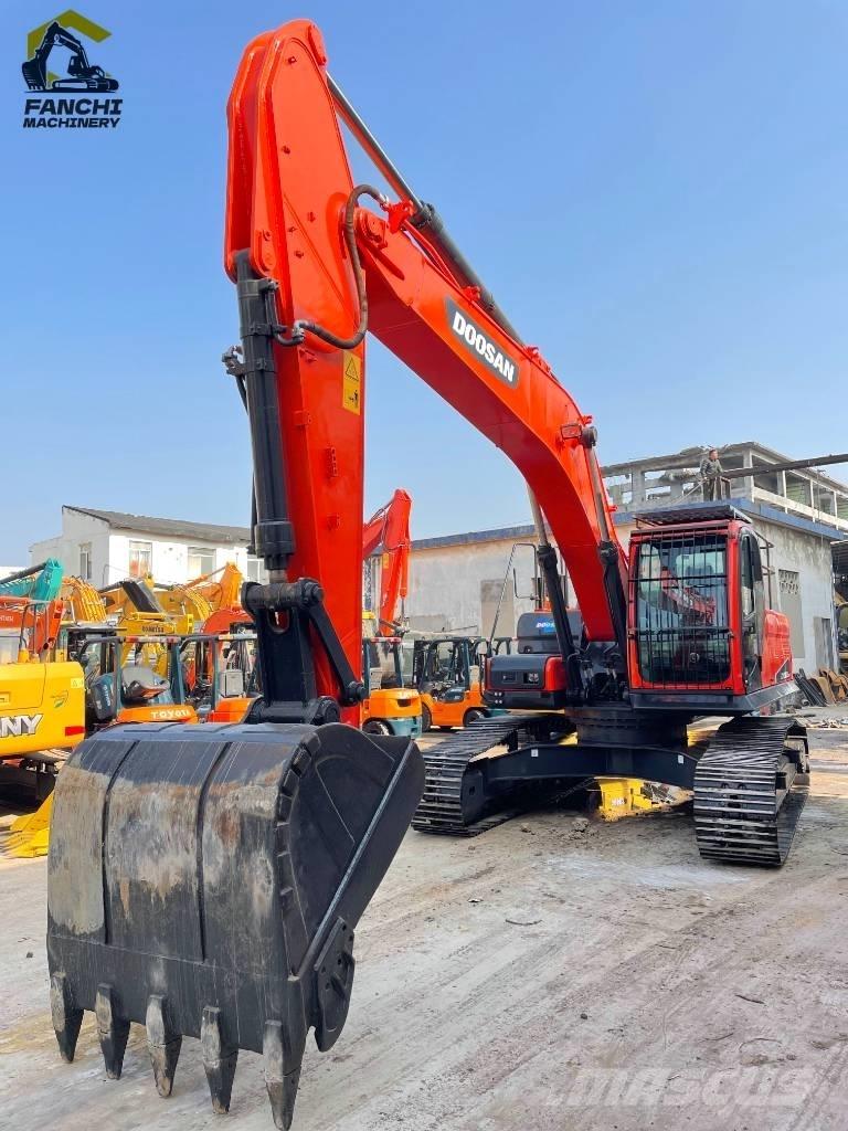 Doosan DX 300 LCA 大型油圧ショベル12t以上（パワーショベル・ユンボ）