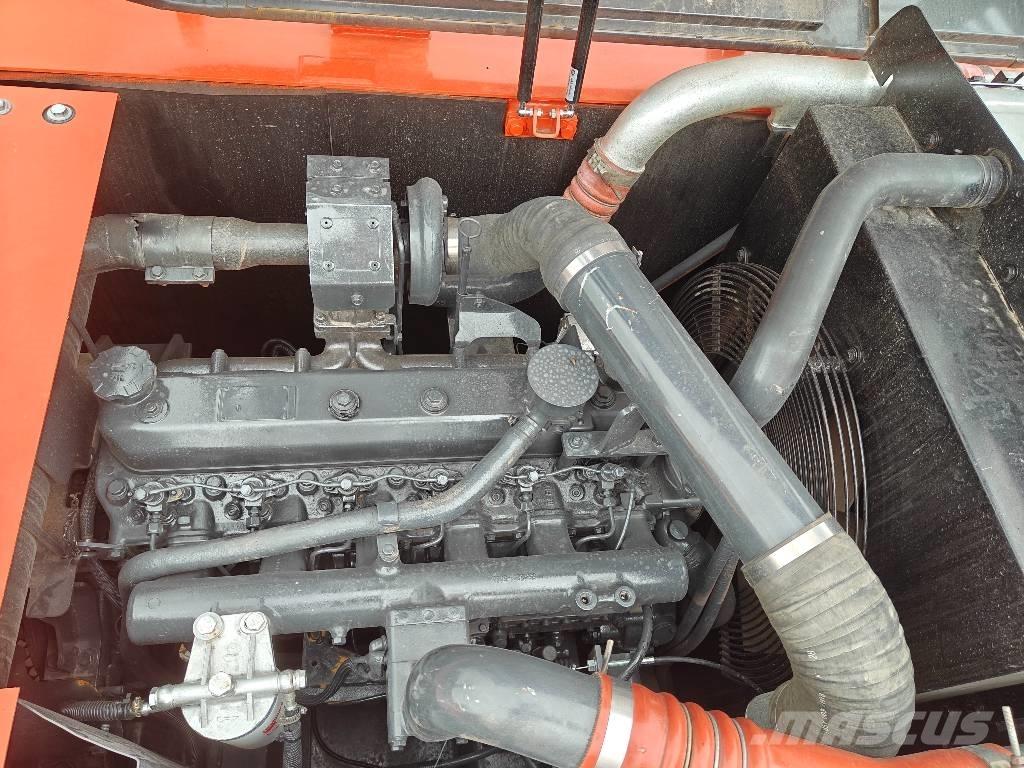 Doosan 225 LCA 大型油圧ショベル12t以上（パワーショベル・ユンボ）