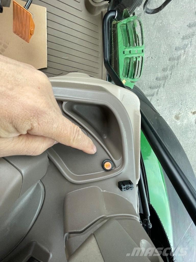 John Deere 6210 R トラクター