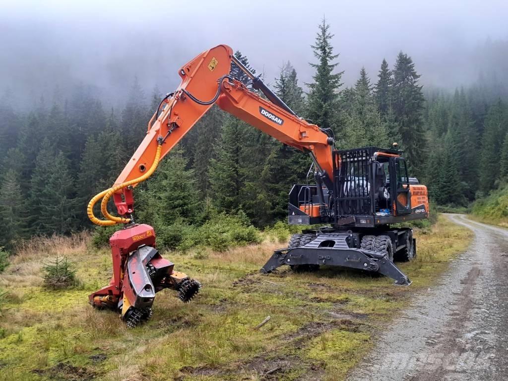 Doosan DX 210 W 林業油圧ショベル（パワーショベル・ユンボ・バックホー）