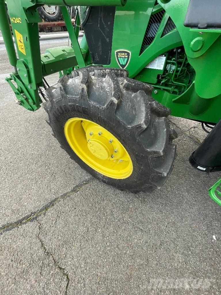 John Deere 5075 E トラクター